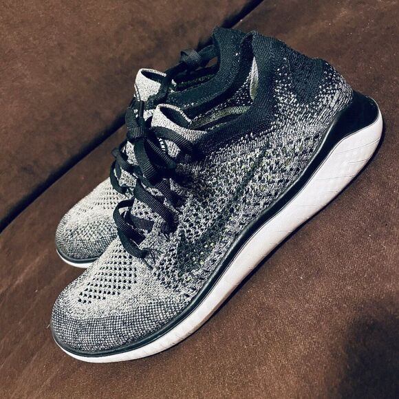 Nike Women's Free RN Flyknit 2018 Oreo Running Athletic 942839-101 Size 9 US - Picture 3 of 10